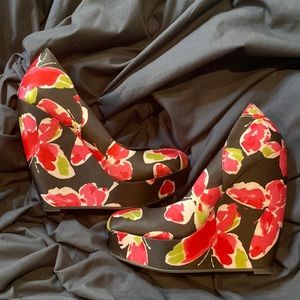 Elle platform satin floral wedges